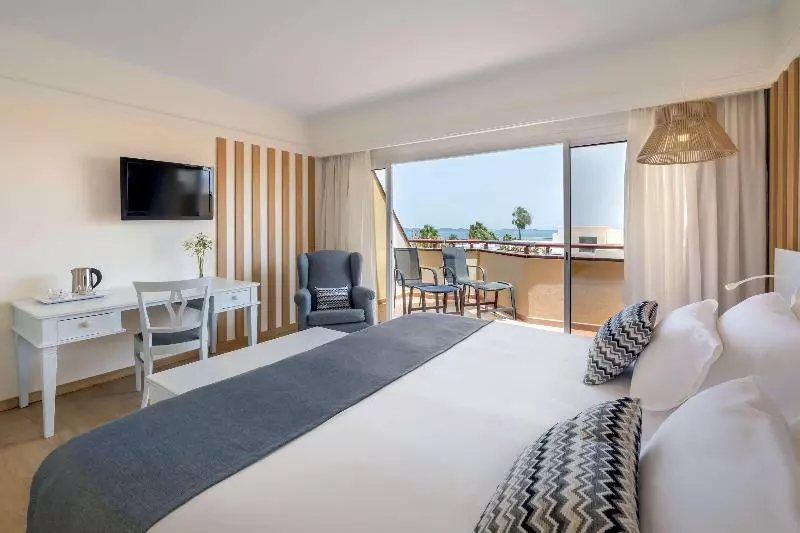 اتاق اساندارد با چشم‌انداز جانبی به دریا, Barcelo Corralejo Bay  Adults Only