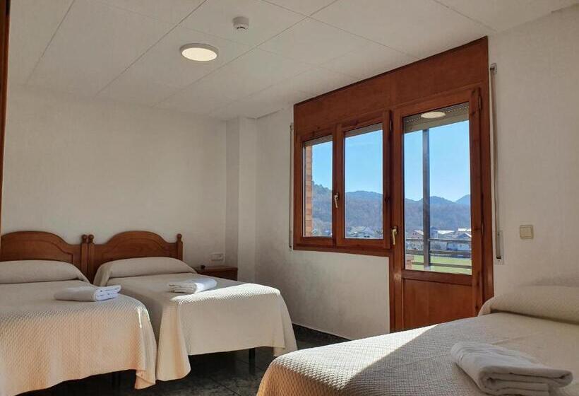 스탠다드 트리플 룸, Hostal Apolo Xi