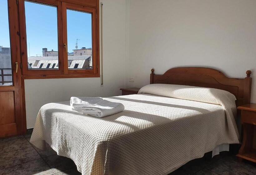 스탠다드 룸 더블 침대, Hostal Apolo Xi