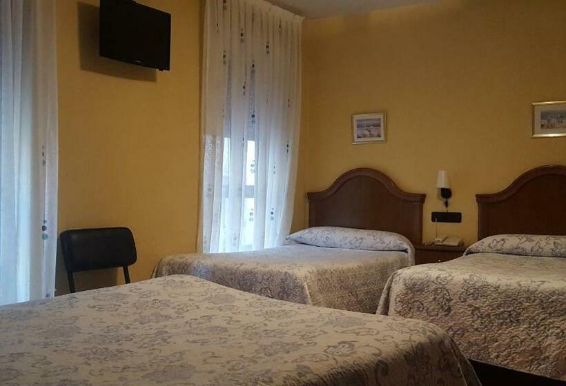 חדר סטנדרט לארבעה, Hostal Guzman El Bueno By Gaiarooms