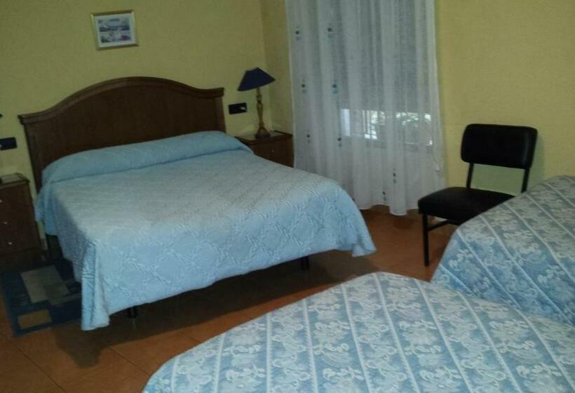 חדר סטנדרט לארבעה, Hostal Guzman El Bueno By Gaiarooms