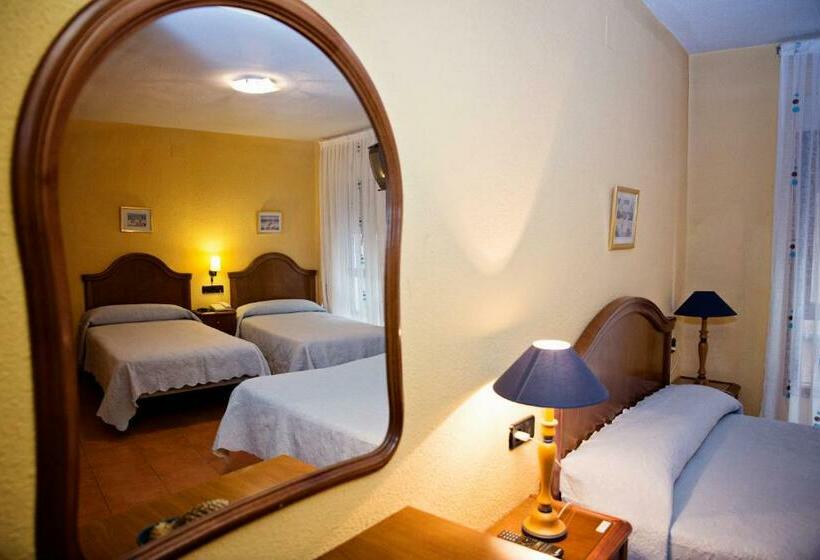 חדר סטנדרט לארבעה, Hostal Guzman El Bueno By Gaiarooms