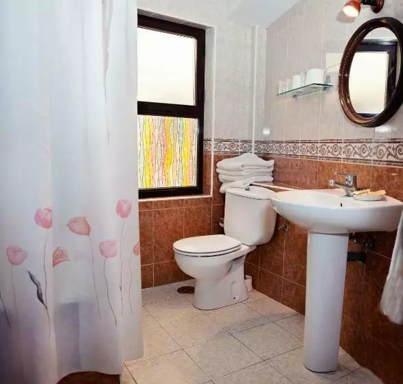 اتاق استاندارد چهار تخته, Hostal Guzman El Bueno By Gaiarooms