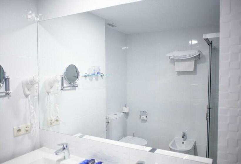 带阳台的三人标准间, Los Alamos