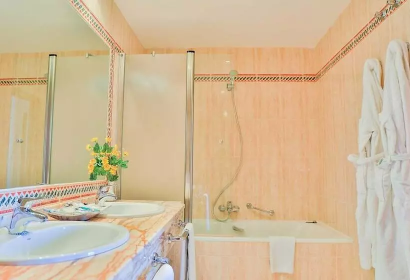 Cameră Triplă Standard, Velada Merida