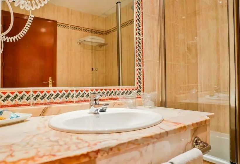 Cameră Triplă Standard, Velada Merida
