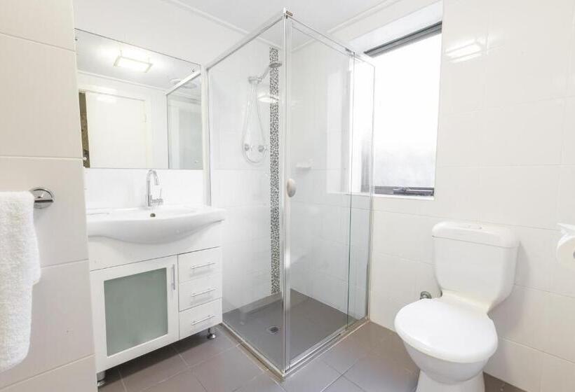 2人卧室家庭公寓, Greenways Apartments