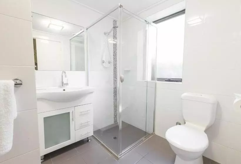 ２ベッドルーム家族用アパートメント, Greenways Apartments