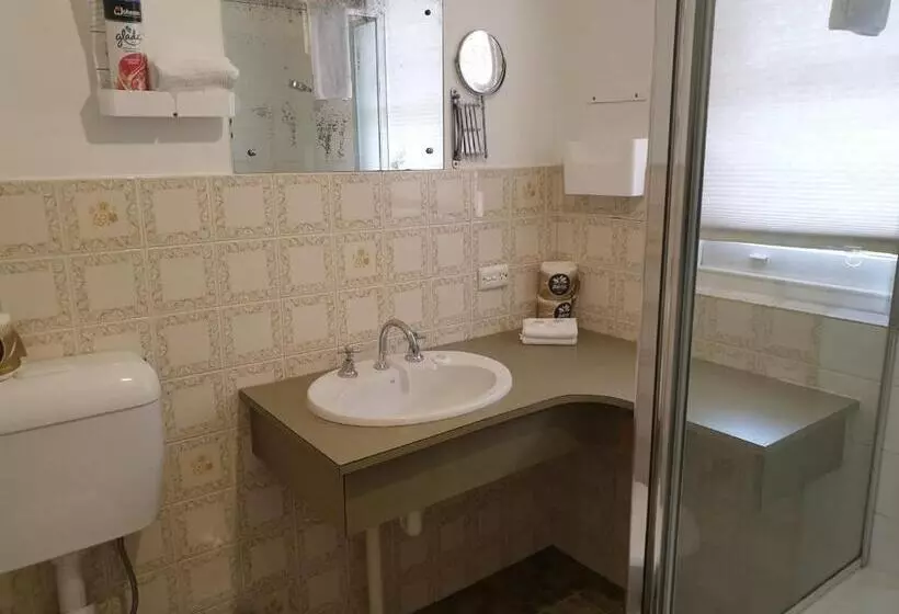 ３ベッドルームアパートメント, Greenways Apartments