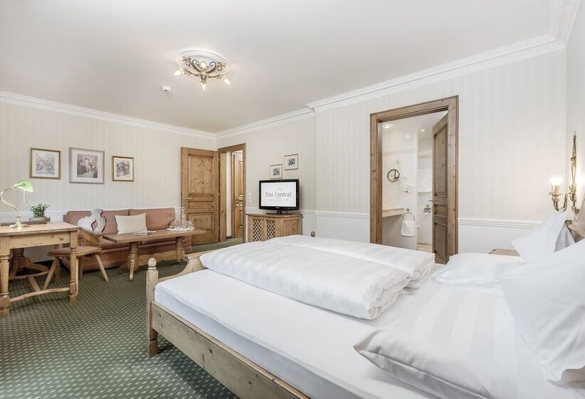 디럭스 룸 가든 전망, Das Central – Alpine . Luxury . Life