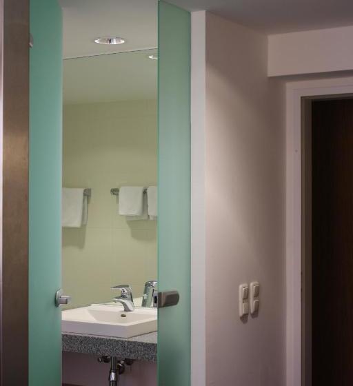 اتاق استاندارد یک نفره, Dom