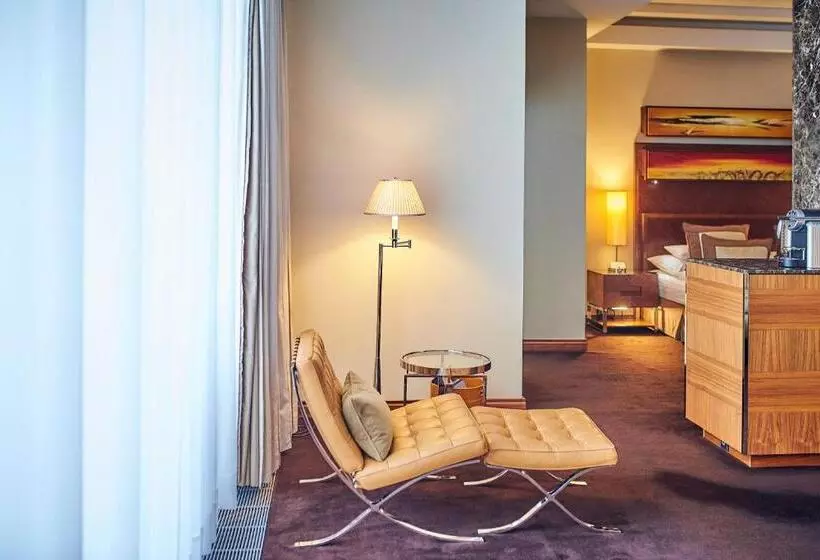 سوییت جونیور لوکس, Falkensteiner Schlosshotel Velden – The Leading Hotels Of The World