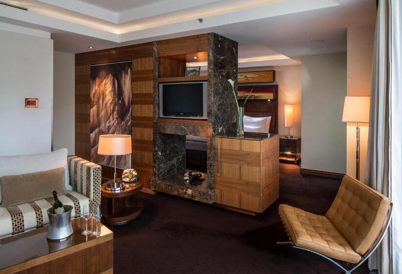 スーペリアージュニアスイート, Falkensteiner Schlosshotel Velden – The Leading Hotels Of The World