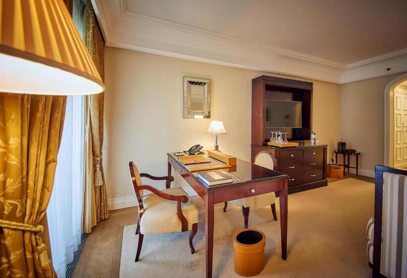 スーペリアールーム, Falkensteiner Schlosshotel Velden – The Leading Hotels Of The World