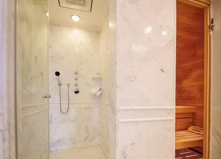 Suite with Terrace, Falkensteiner Schlosshotel Velden – The Leading Hotels Of The World