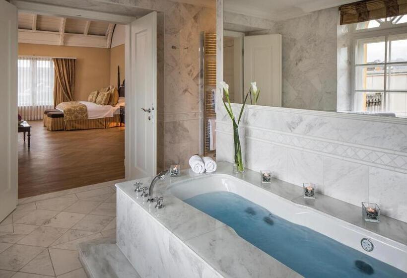 テラス付スイート, Falkensteiner Schlosshotel Velden – The Leading Hotels Of The World