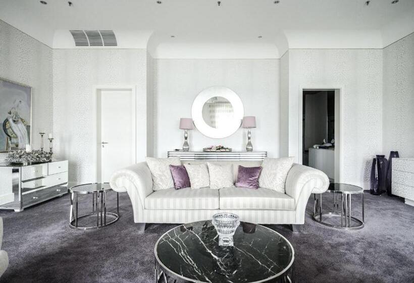 スイート（家族用）, Falkensteiner Schlosshotel Velden – The Leading Hotels Of The World