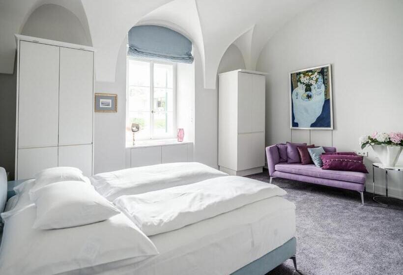 スイート（家族用）, Falkensteiner Schlosshotel Velden – The Leading Hotels Of The World