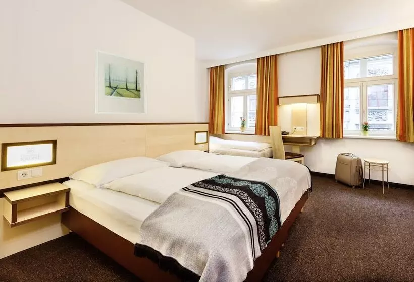 اتاق استاندارد سه نفره, Goldene Krone Innsbruck