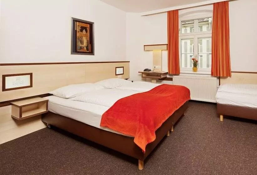 اتاق استاندارد سه نفره, Goldene Krone Innsbruck