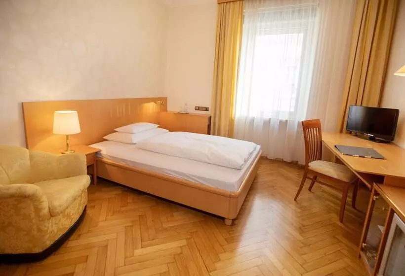 Klassisches Einzelzimmer, Gollner
