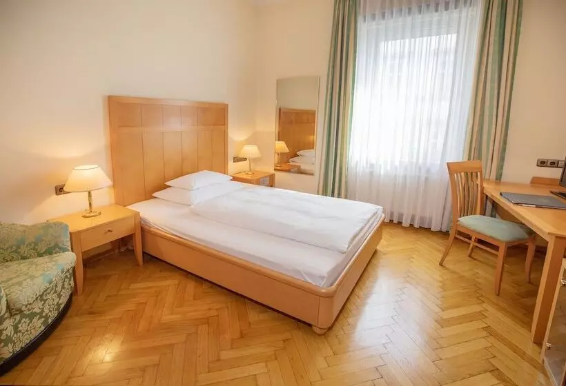 Klassisches Einzelzimmer, Gollner