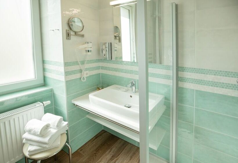 小型套房, Gollner