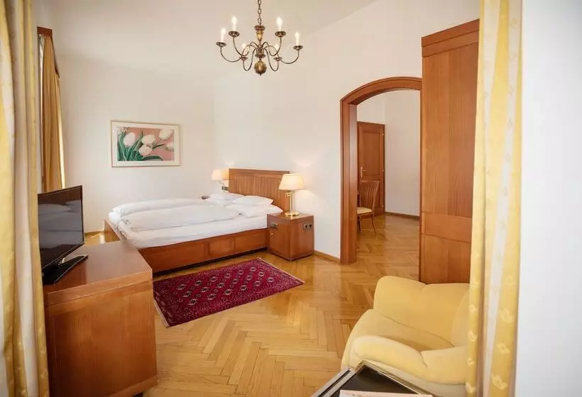 Junior Suite, Gollner