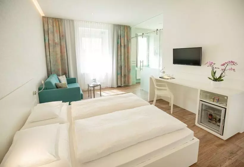 Junior Suite, Gollner