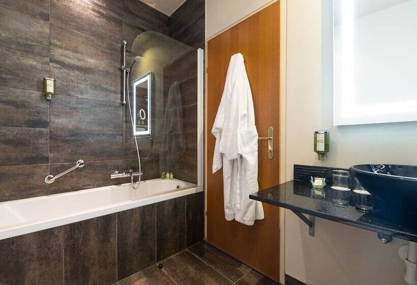 سوییت جونیور, Josefshof Am Rathaus