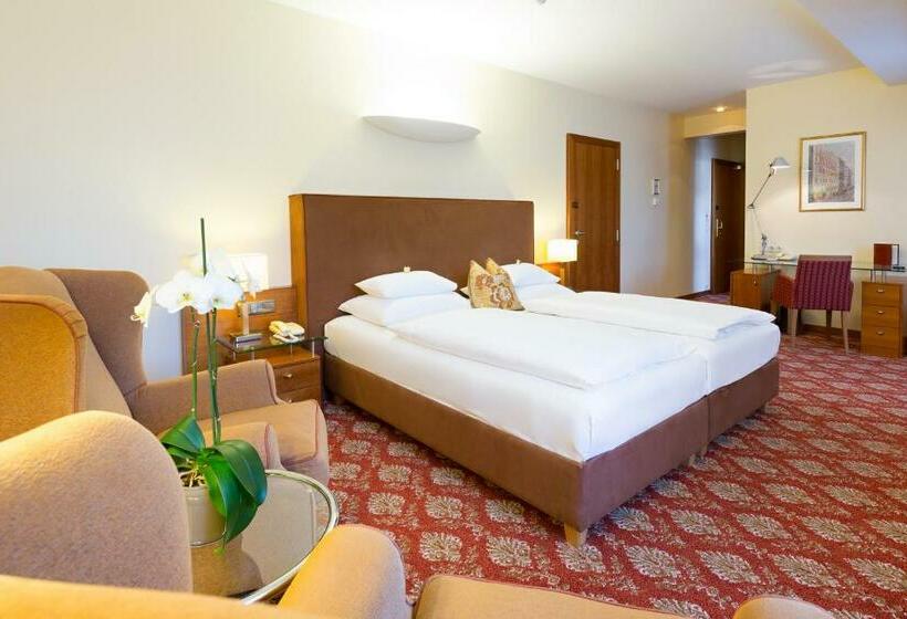 سوییت جونیور, Kaiserhof Wien