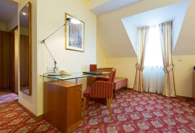 سوییت جونیور, Kaiserhof Wien