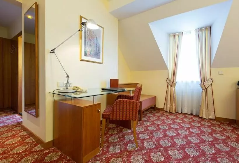 سوییت جونیور, Kaiserhof Wien