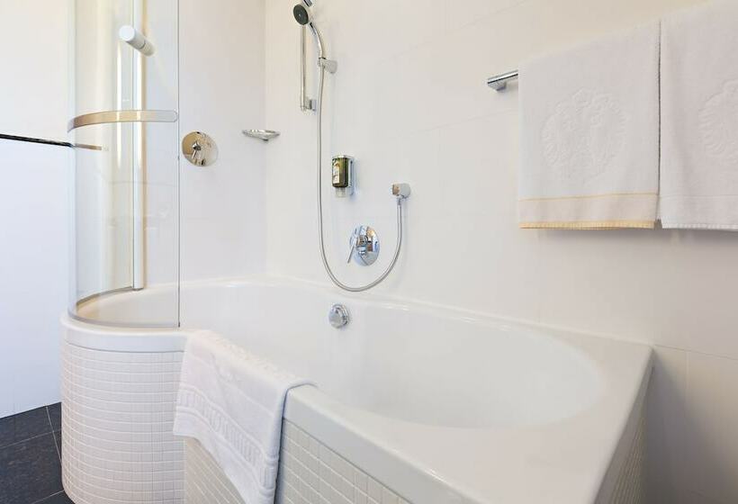 سوییت جونیور, Kaiserhof Wien