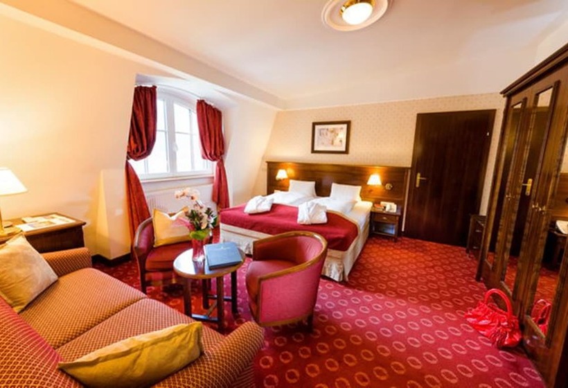 חדר דלוקס לשלושה, Salzburger Hof