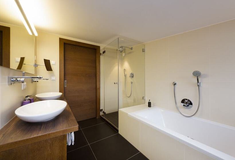 豪华套房, Sandhof