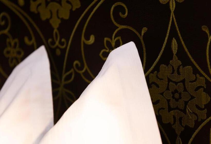 豪华房间, Sandhof