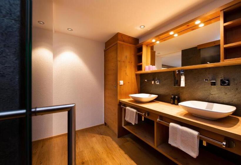 家庭小型套房, Sandhof