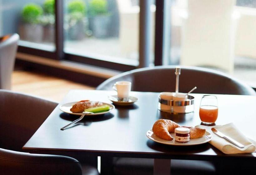 テラス付きスタンダードルーム, Sheraton Grand Salzburg