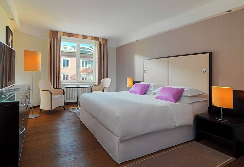 クラブルーム, Sheraton Grand Salzburg