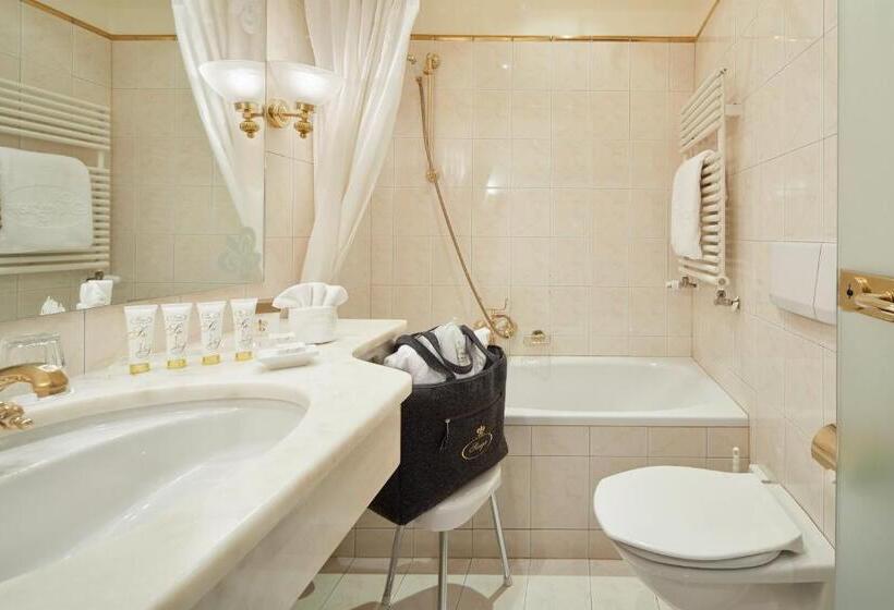 Номер Стандарт Индивидуальный, Singer – Relais & Châteaux