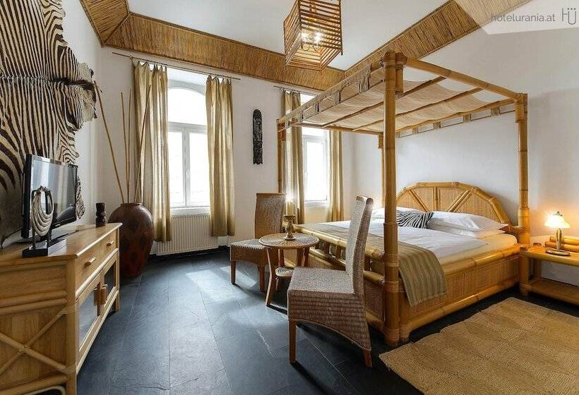 اتاق سوپریور, Urania