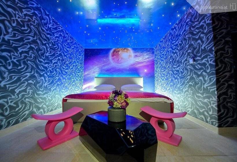 اتاق استاندارد تم دار, Urania