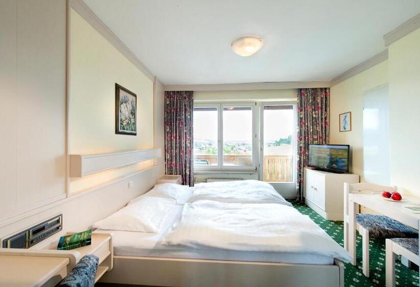 חדר סופריור, Walkner