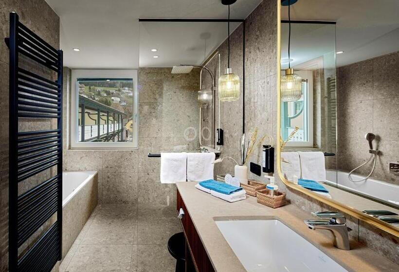 Suite with lake view, Seeglück Hotel Forelle Superior