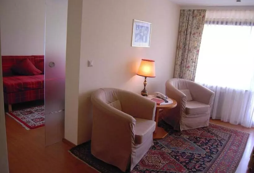 Suite with lake view, Seehotel Ressmann