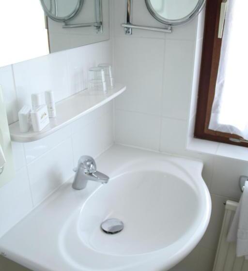 اتاق استاندارد با چشمانداز دریاچه, Seehotel Ressmann