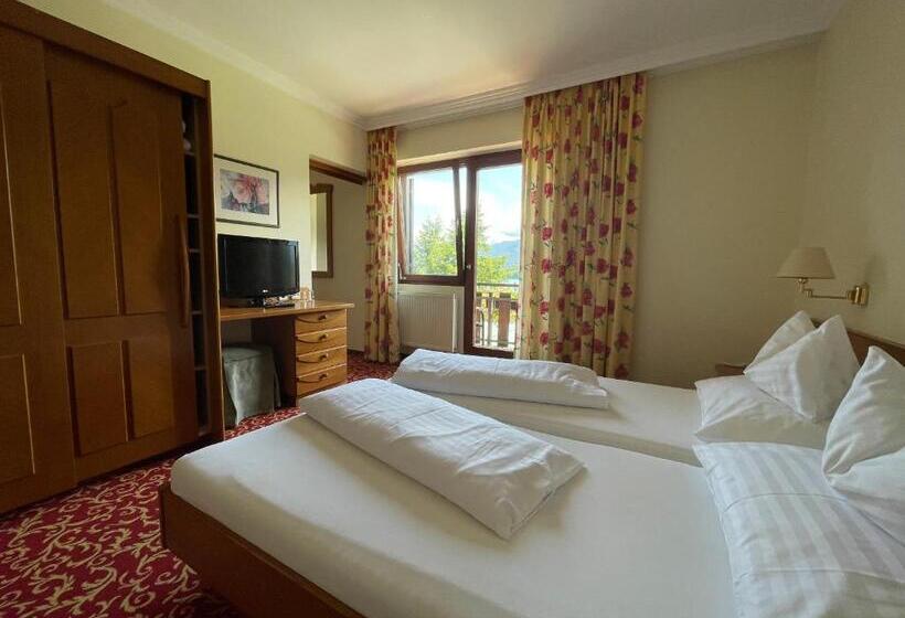 Suite with lake view, Seehotel Ressmann