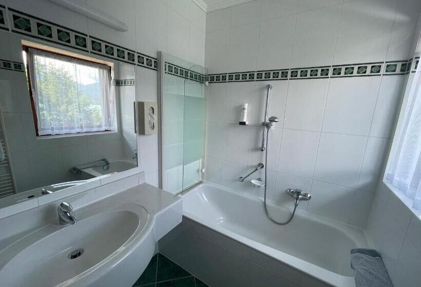 Suite with lake view, Seehotel Ressmann