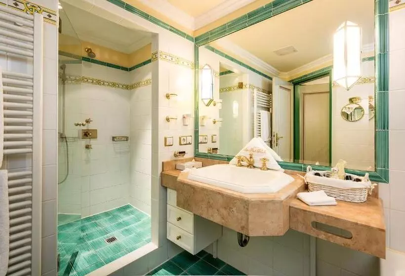 デラックススイート, Wellnesshotel ...liebes Rot Flüh